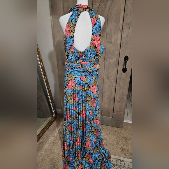 FOREVER UNIQUE Brighter Than the Sun Maxi Dress In Blue Floral. Size 10 NWT - Picture 15 of 16